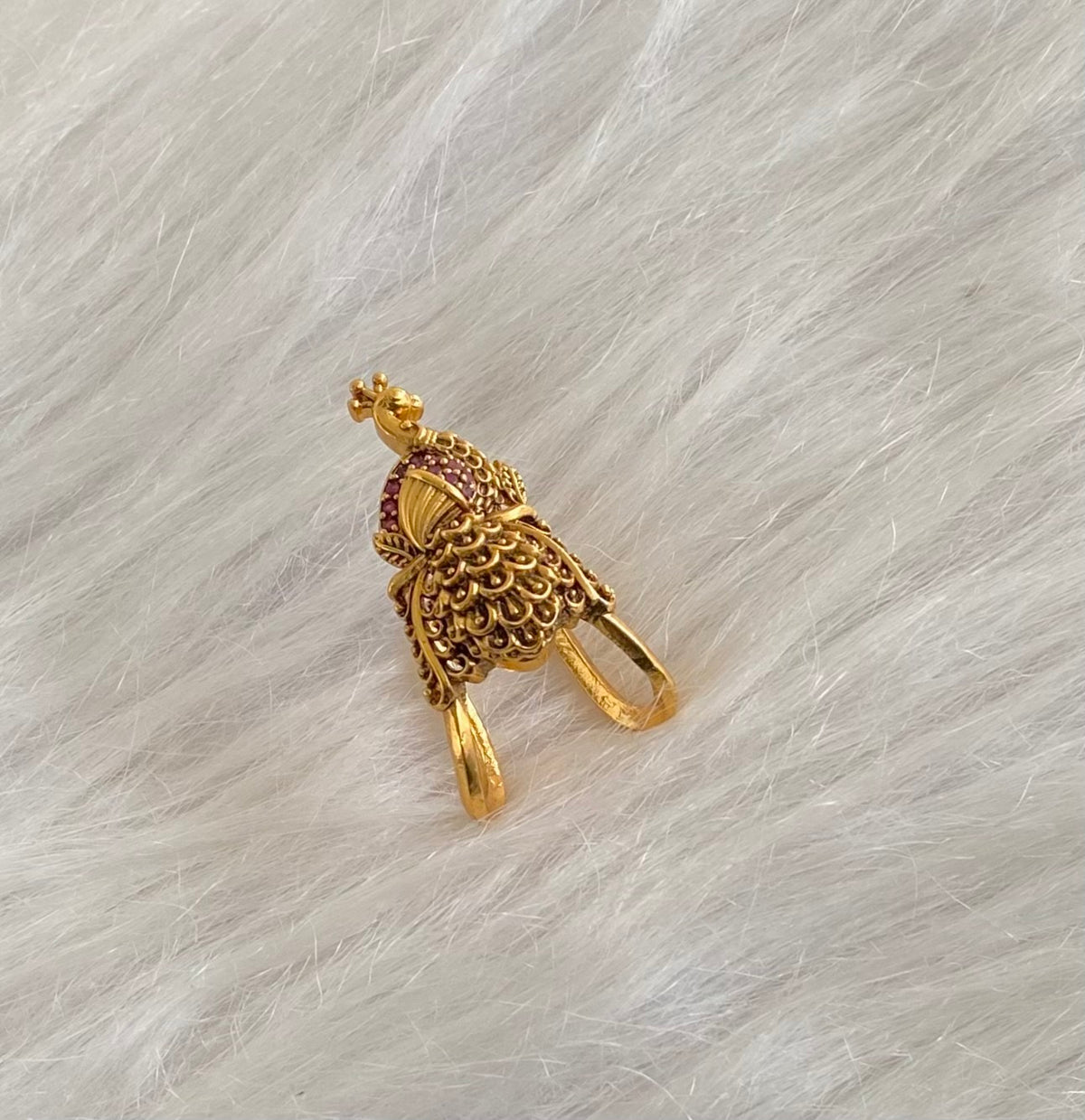 Matte finish pink stone peacock vanki style finger ring dj-55032