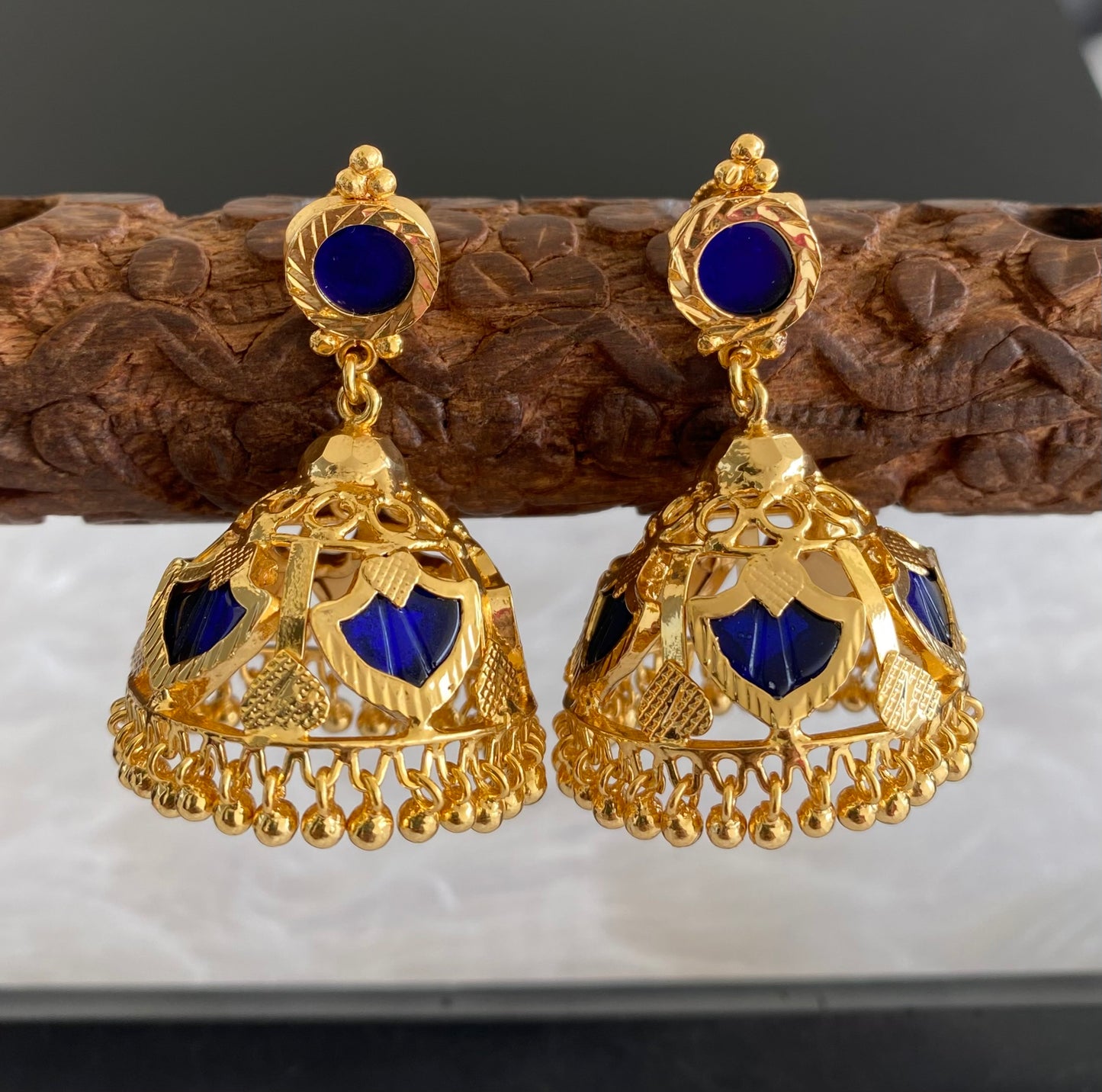 Gold tone kerala style blue 5 petals of palakka jhumkka dj-53133