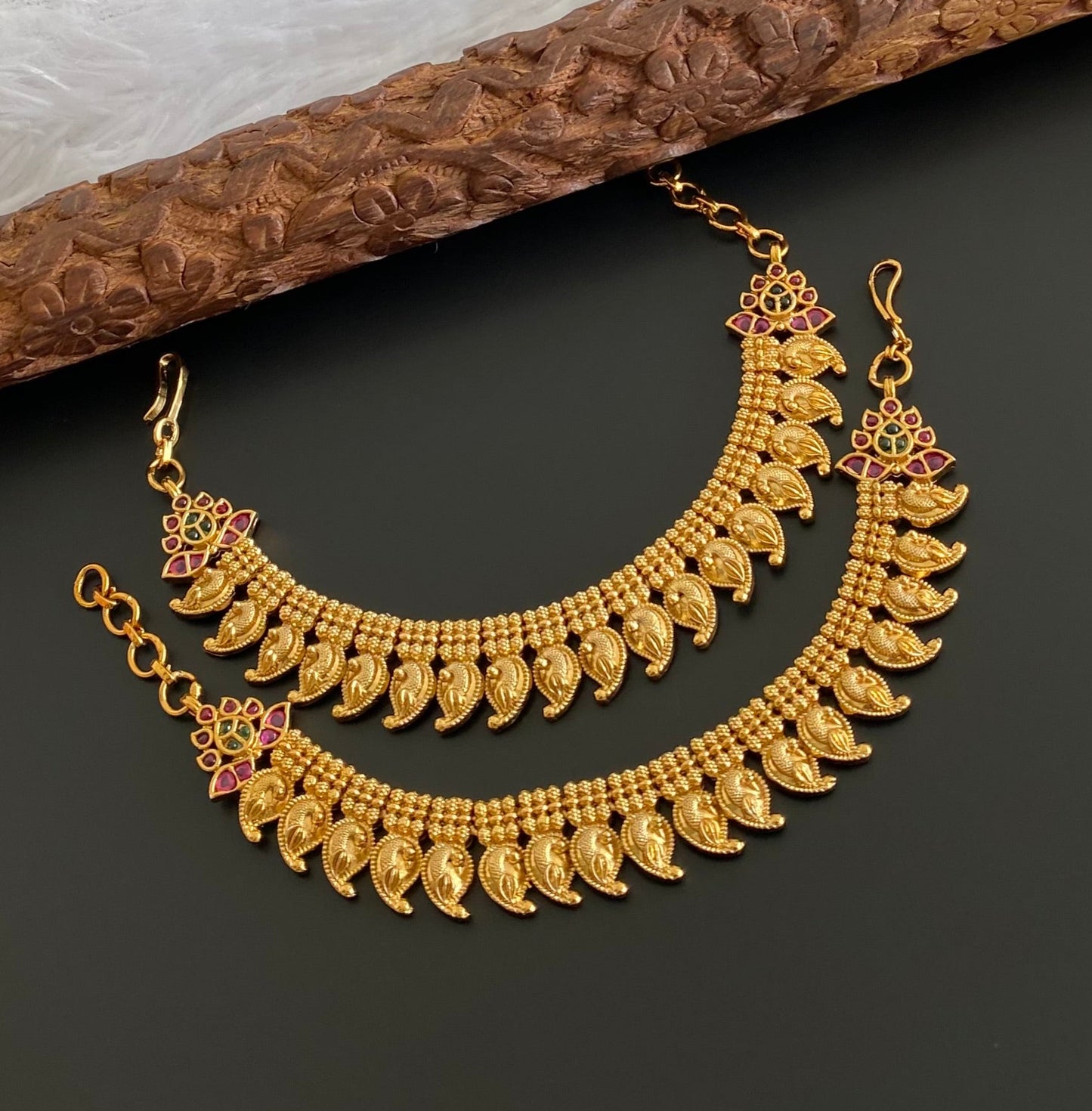 Antique gold tone peacock mango ear side chain dj-54048
