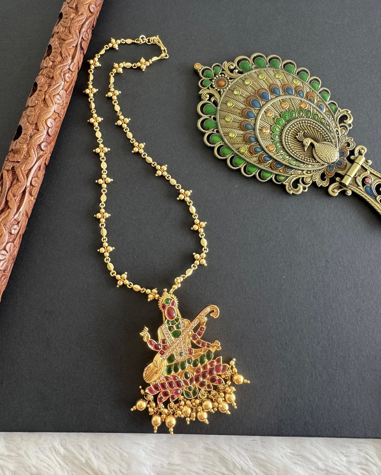 Matte finish kemp-green-white Ma Saraswathi necklace dj-52071