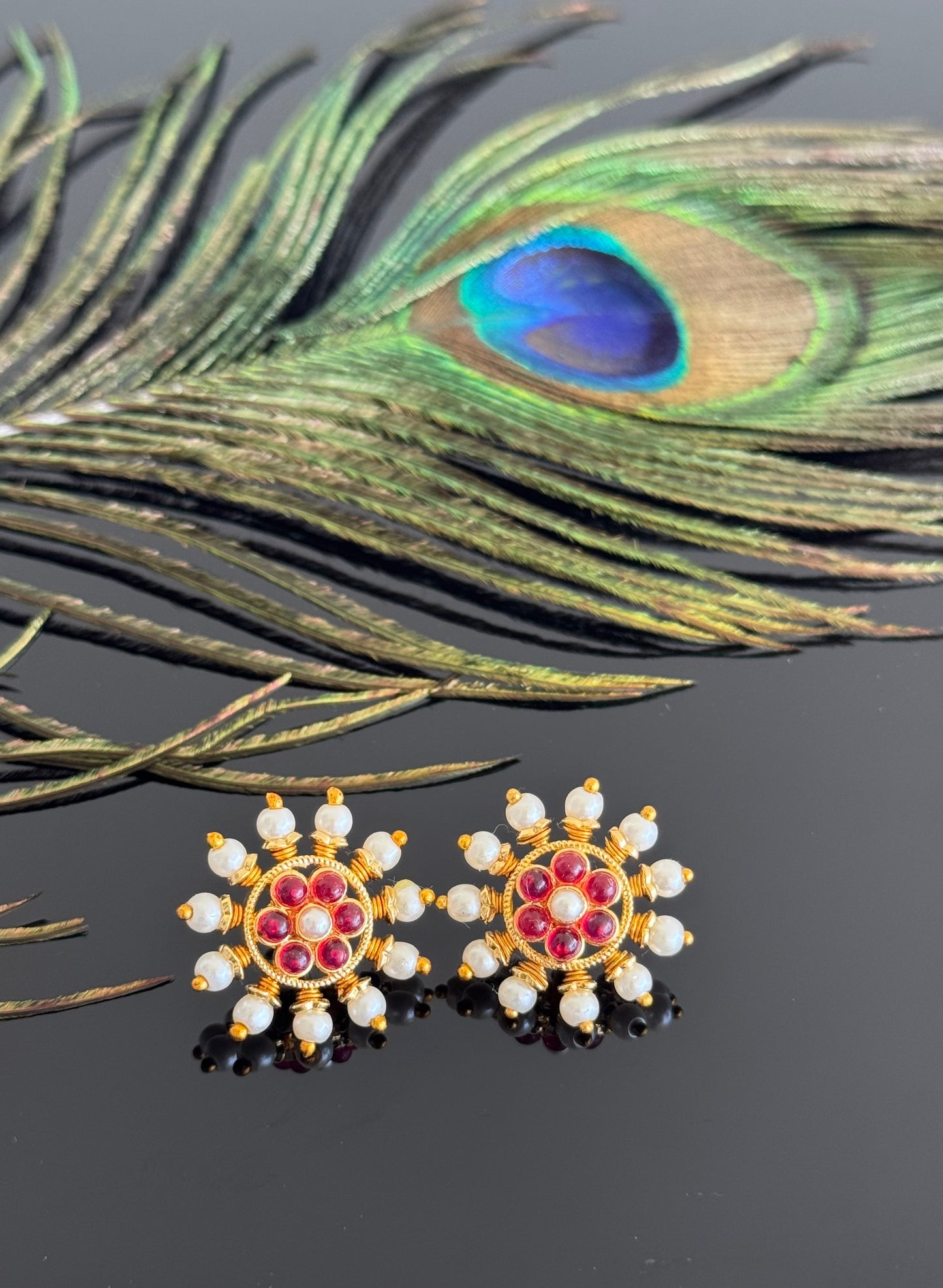 Gold tone pearl-pink round beaded stud/earrings dj-51601