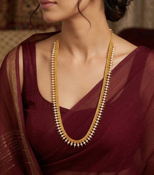 Gold tone kerala style pearl short haar dj-54531