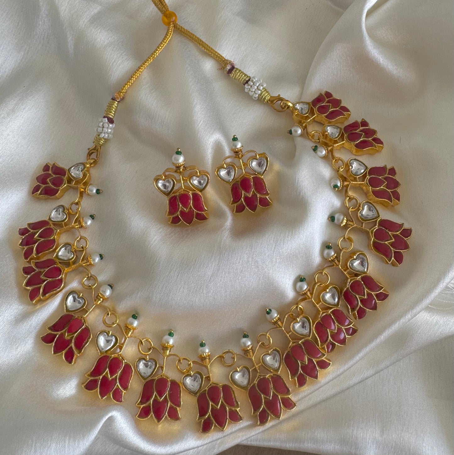 Gold tone coral-white kundan jadau lotus necklace set dj-51543