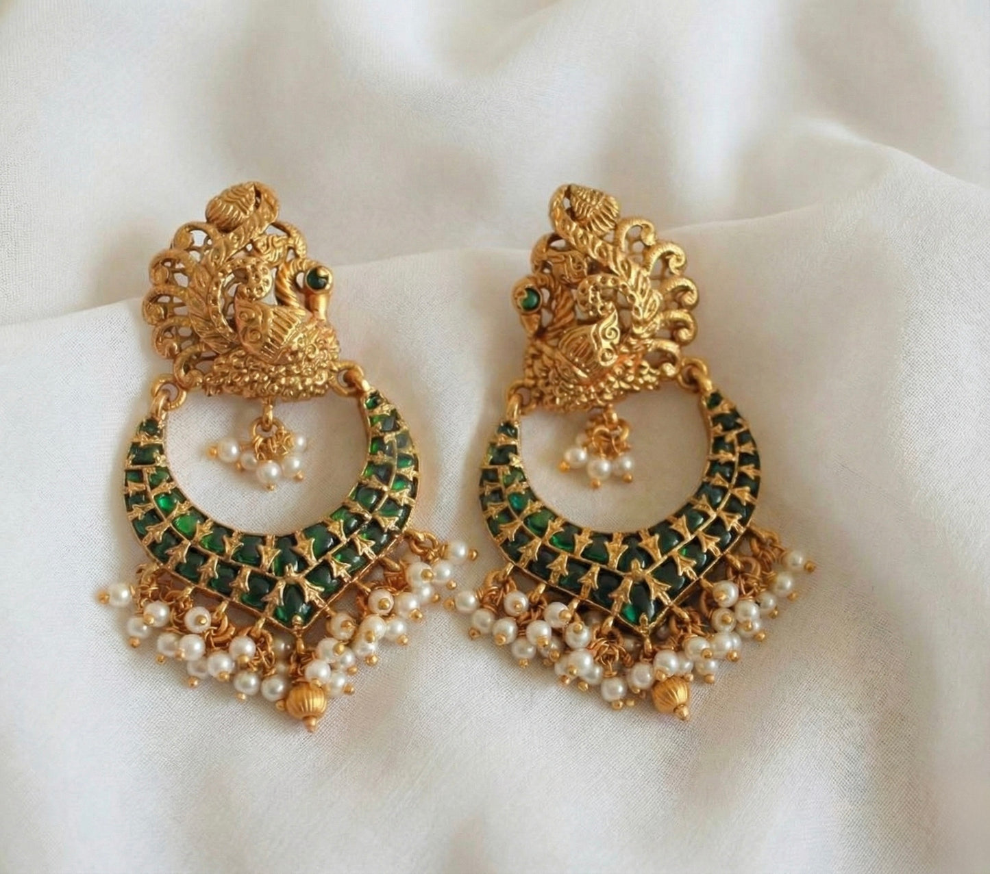 Matte finish real kemp green swan bali earrings DJ28063