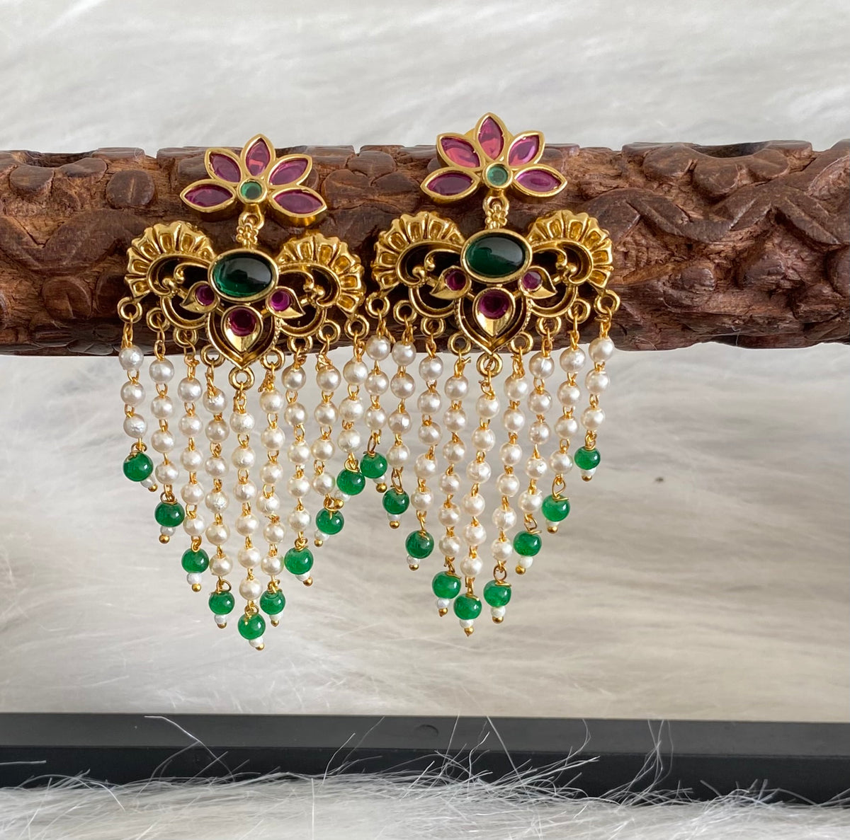 Antique gold tone kemp-green stone flower pearl green beaded earrings dj-54643