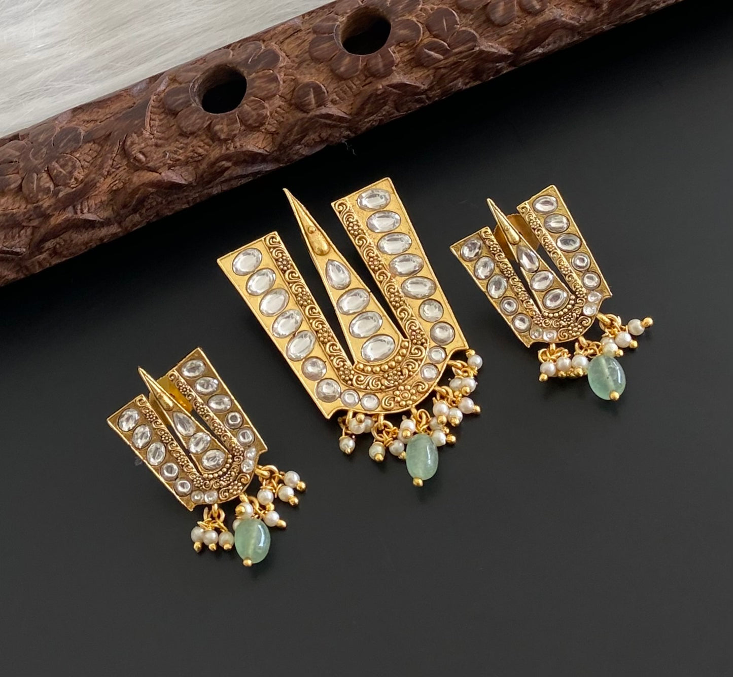 Gold tone white stone kundan jadau thirumal nama pendant set dj-53982