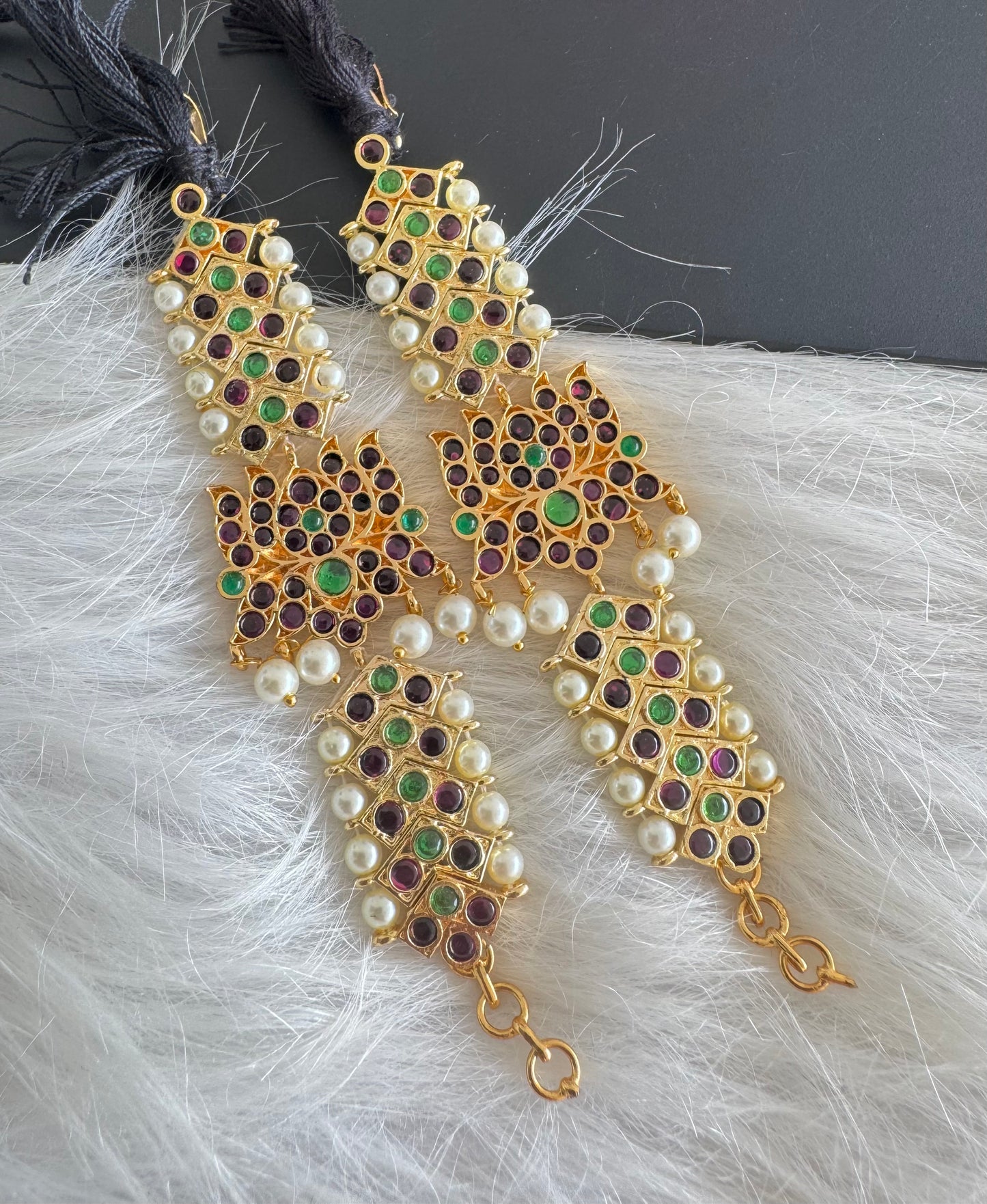 Gold tone kemp-green-white precious lotus pearl ear side chain dj-51186