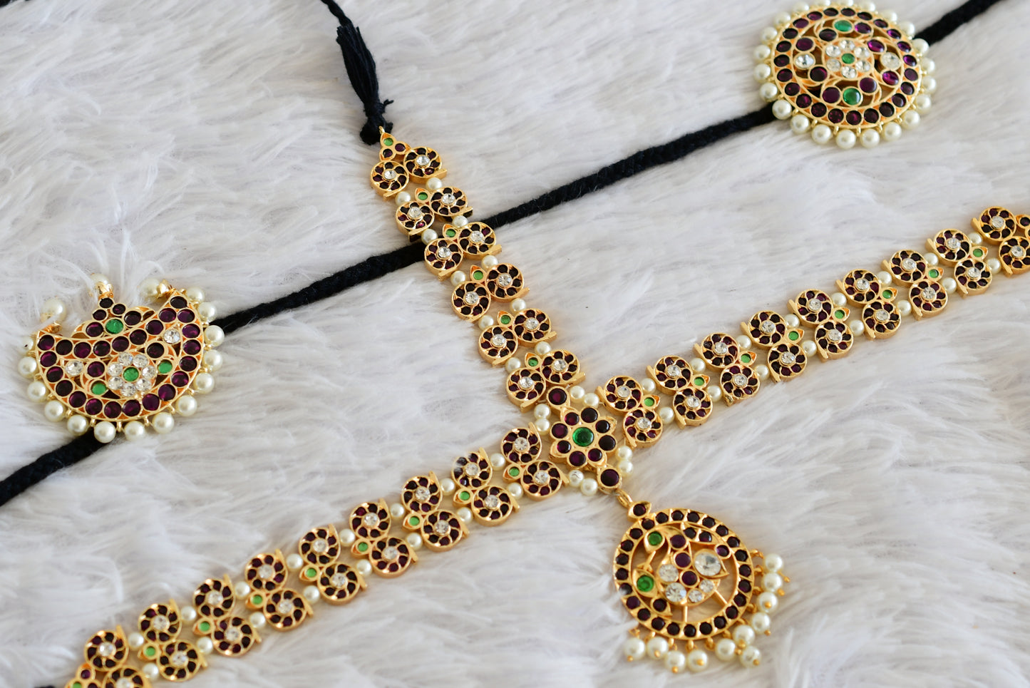 Gold tone precious kemp-green-white pearl mango head set with sun moon dj-52525