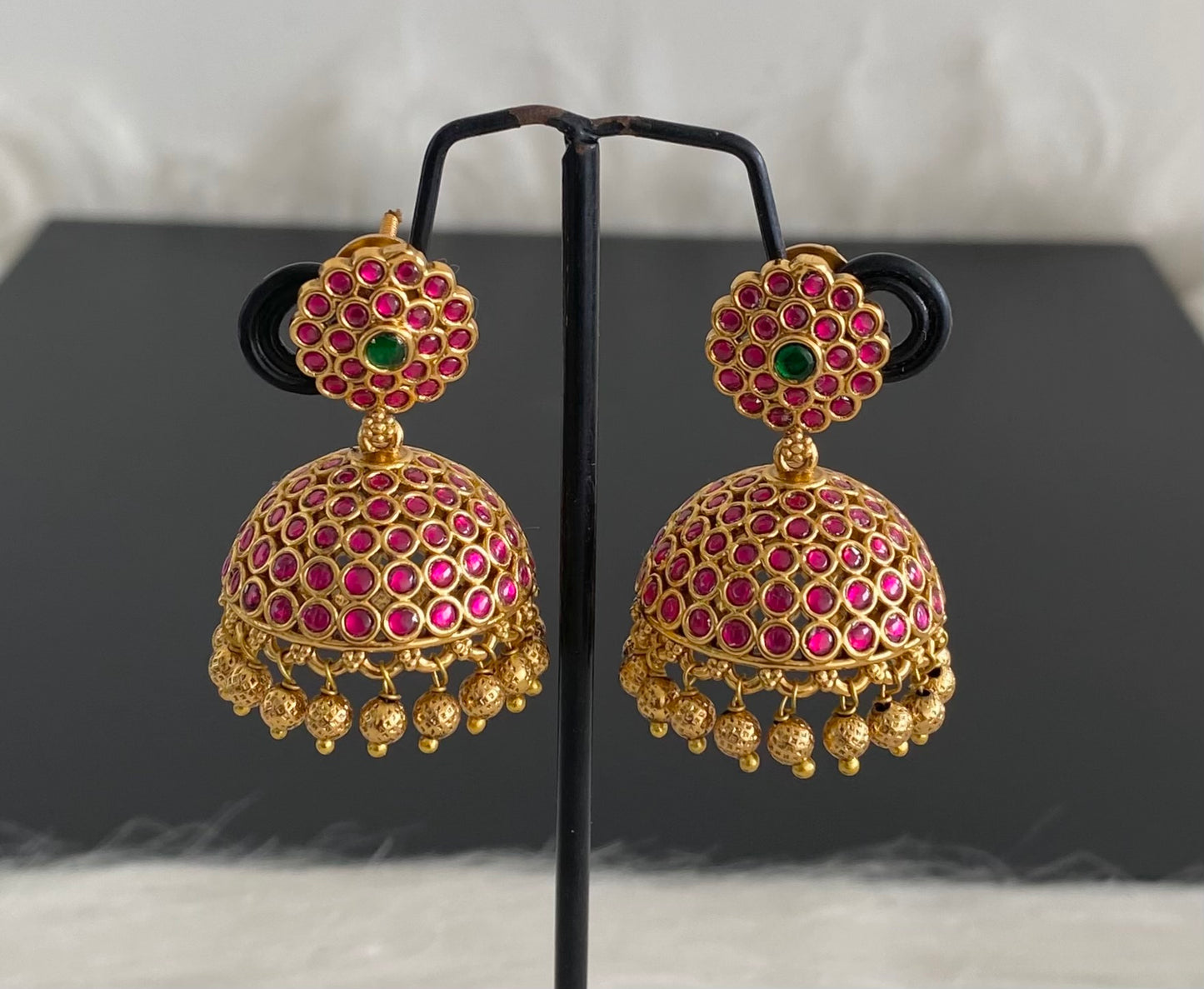 Antique gold tone kemp-green stone jhumkka dj-54623