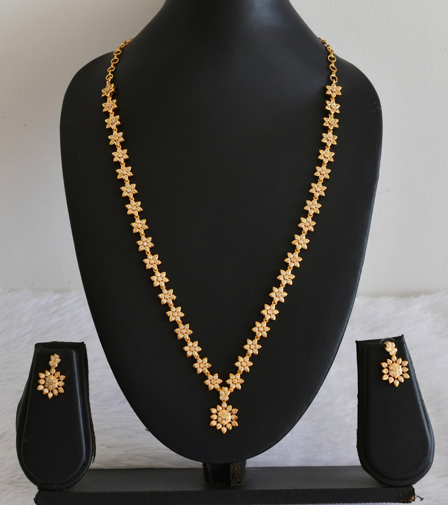 Antique gold tone white flower short haar set dj-53339