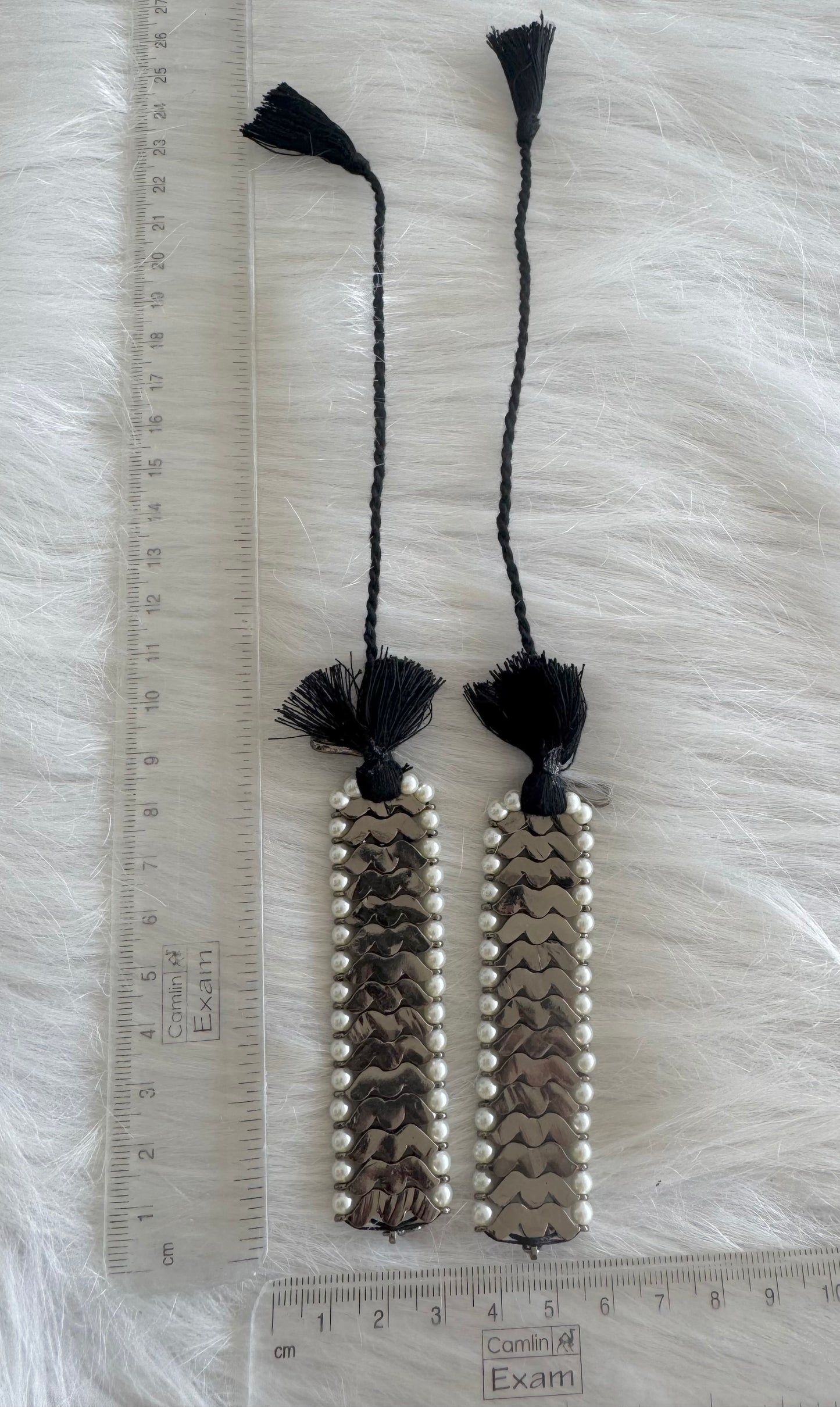 Black finish precious kemp-white pearl ear side chain dj-51254