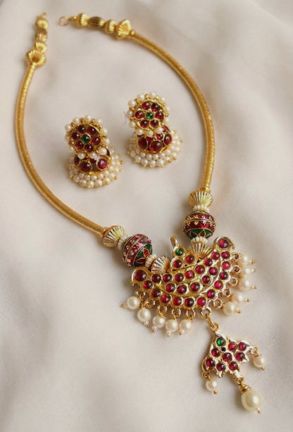 Gold tone Kemp-green pearl Hasli Necklace Set-dj04382