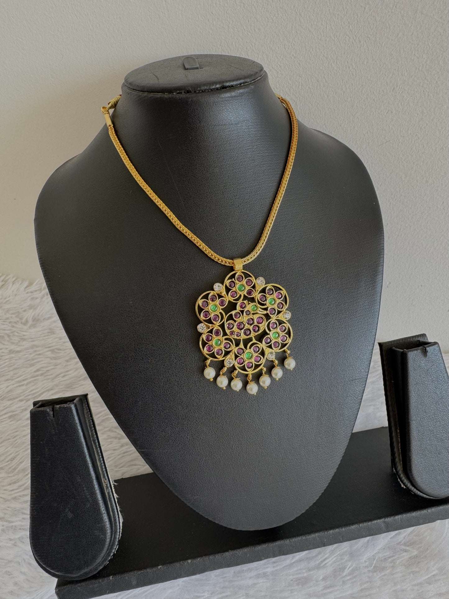 Gold tone precious kemp-green pearl swan necklace dj-52253