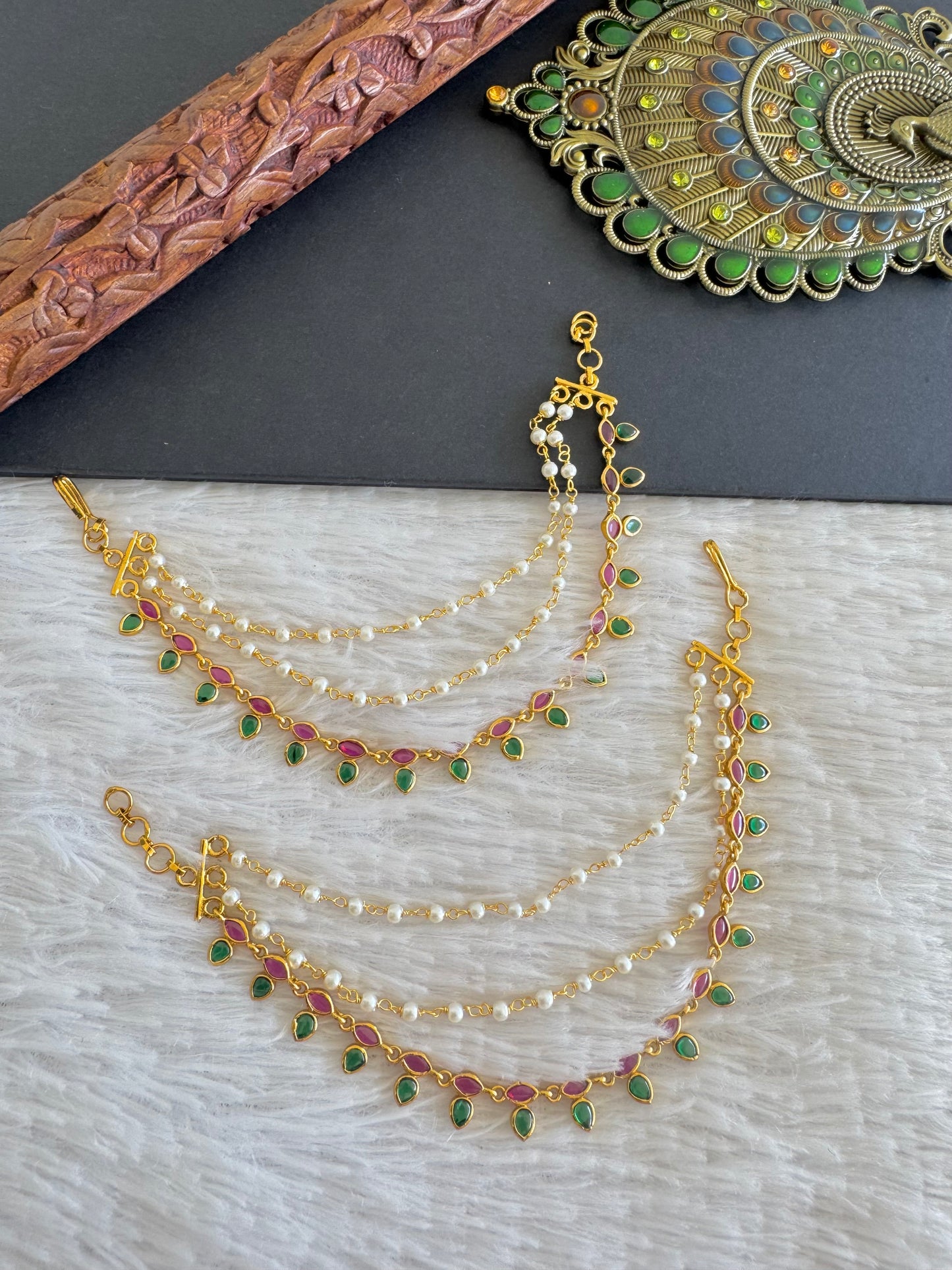 Matte finish cz kemp-green pearl leaf ear side chain dj-52051