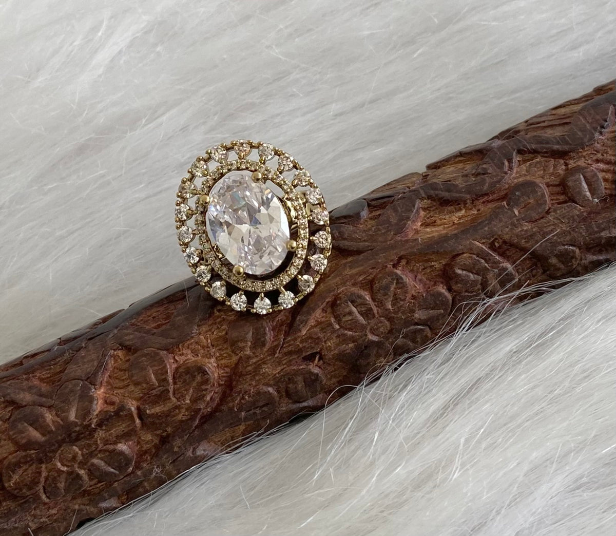 Antique gold tone cz white stone finger ring dj-55038
