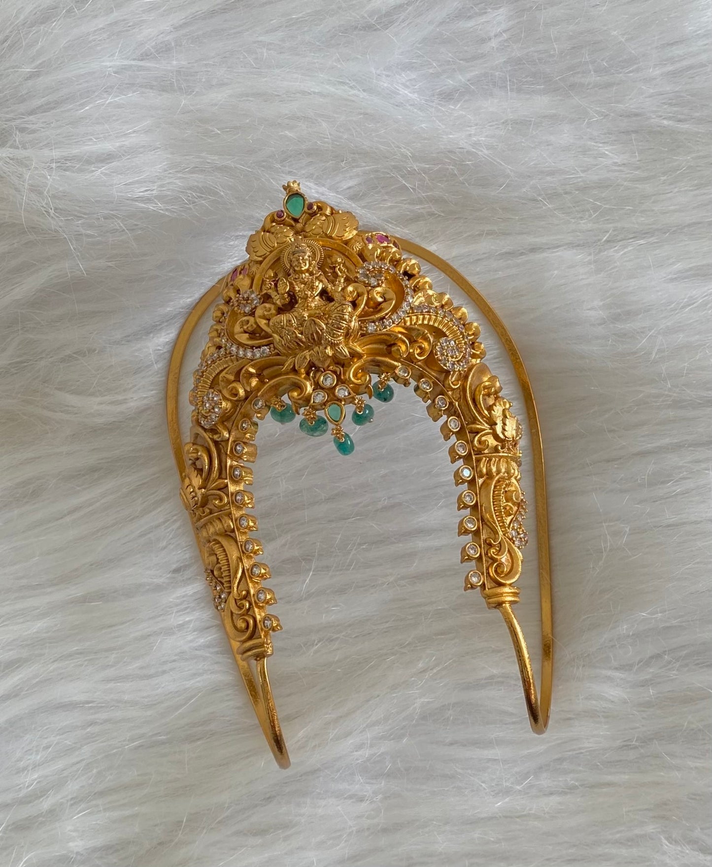 Antique gold tone kemp-green-white lakshmi peacock vanki/bajuband dj-54475