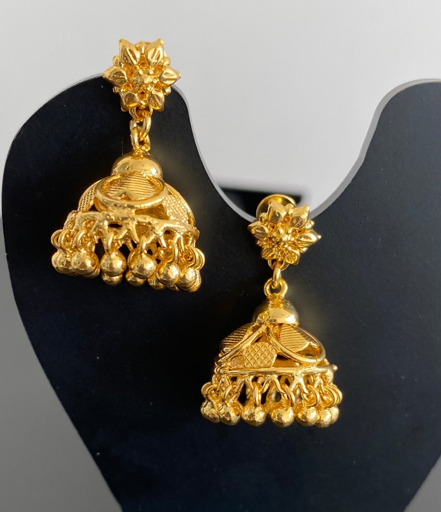 Gold tone flower heart jhumkka dj-53153