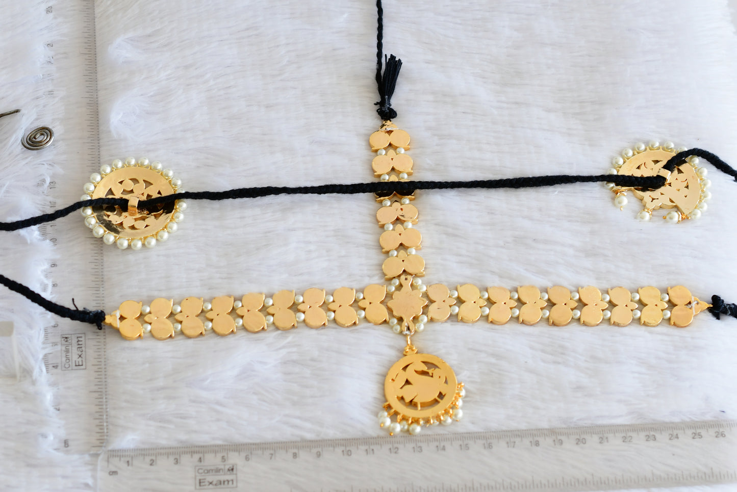 Gold tone precious kemp-green-white pearl mango head set with sun moon dj-52525