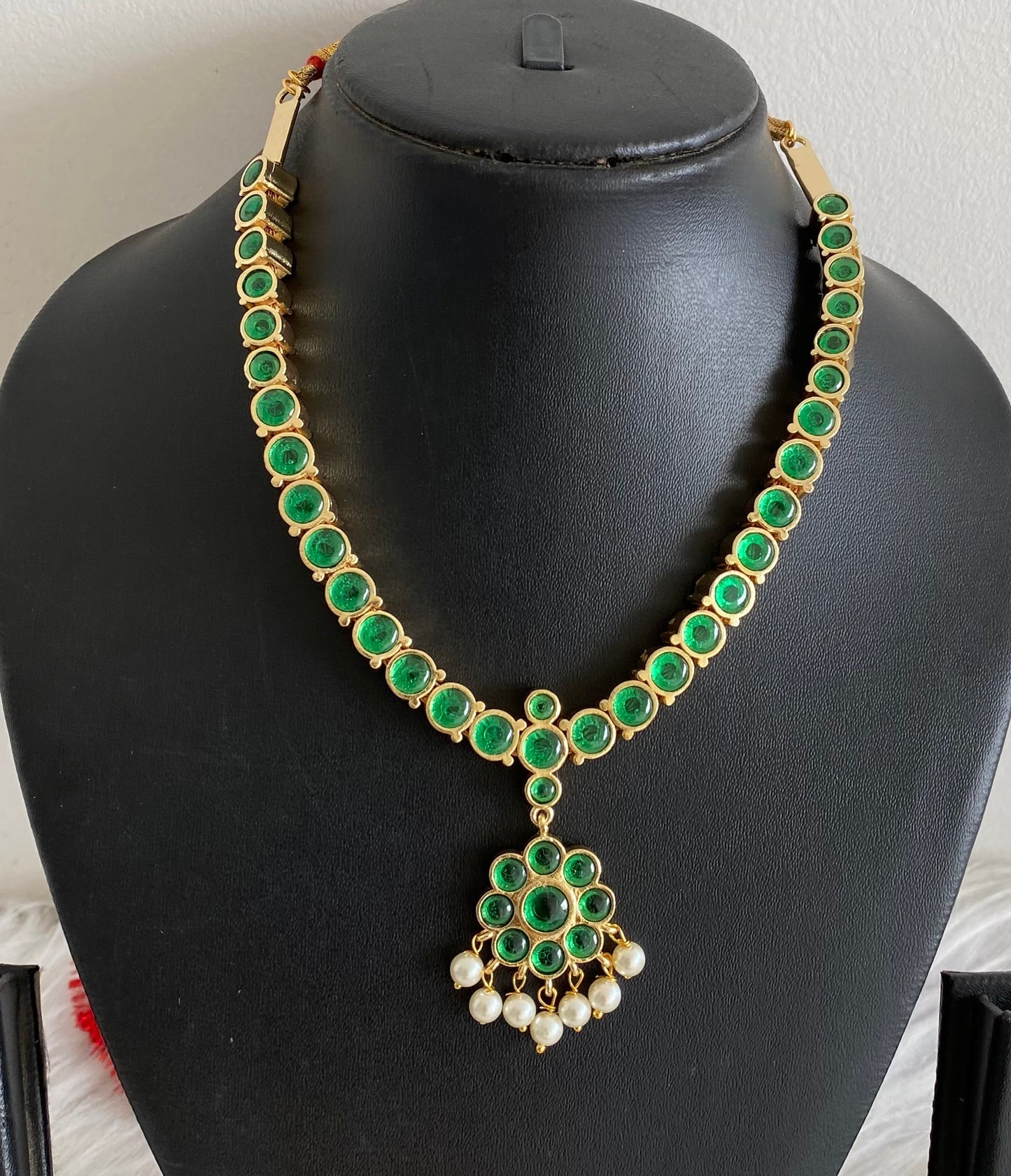 Gold tone precious kemp-green pearl reversible necklace dj-54148