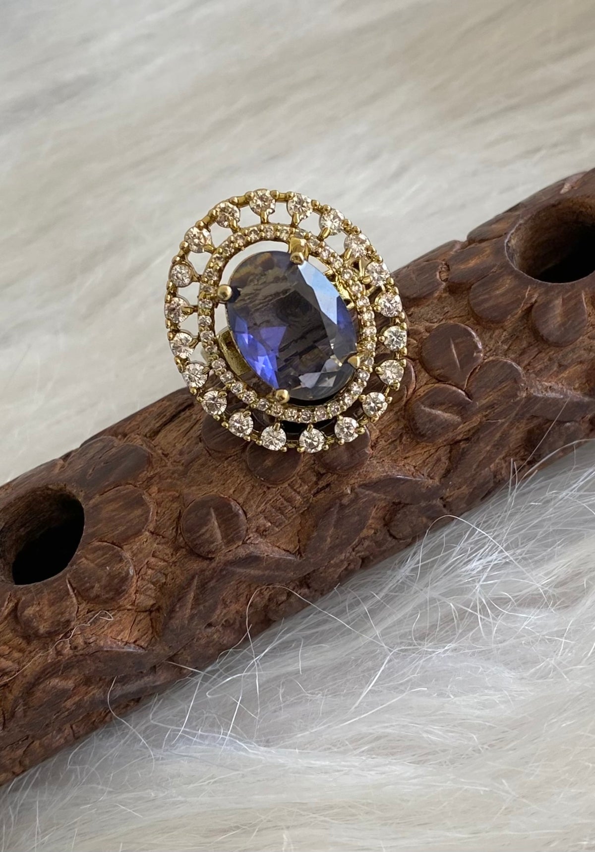 Antique gold tone cz white-purple stone finger ring dj-55035