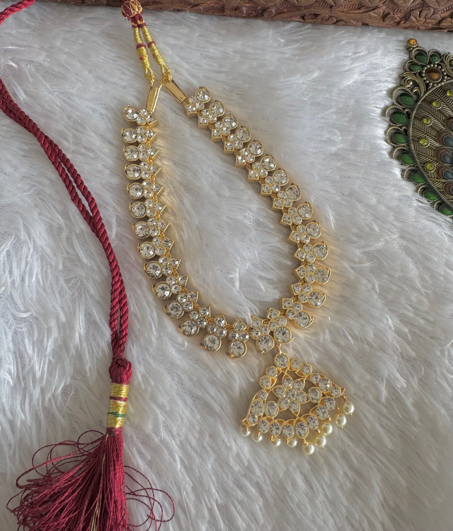 Gold tone precious kemp-green-white reversible mango necklace dj-51473