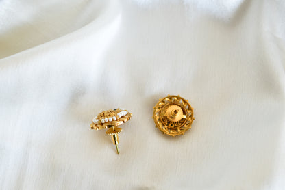 Antique gold tone green pearl elephant stud/earrings dj-52569