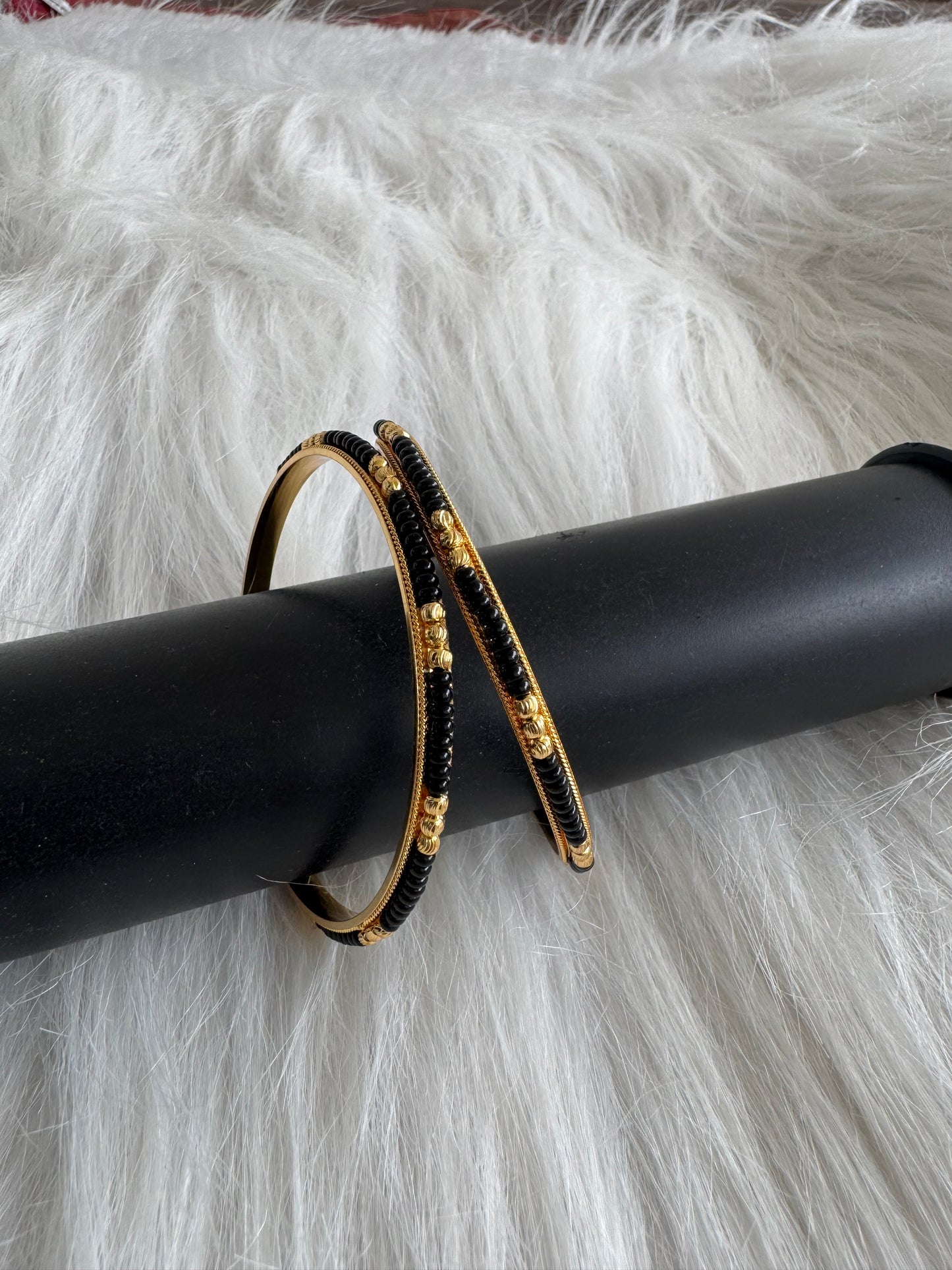 Gold tone karimani/black beaded bangles(2.8) dj-51100