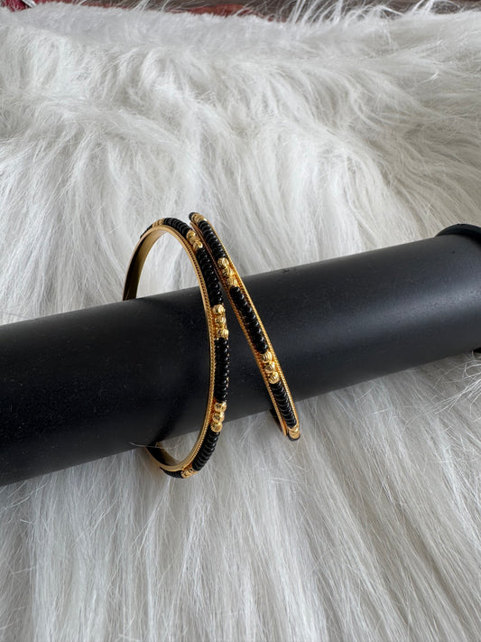 Gold tone karimani/black beaded bangles(2.8) dj-51100