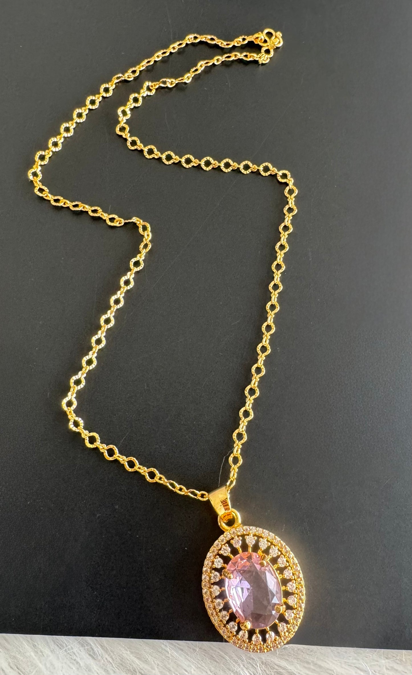 Gold tone 18 inches chain with baby pink oval stone pendant dj-51273