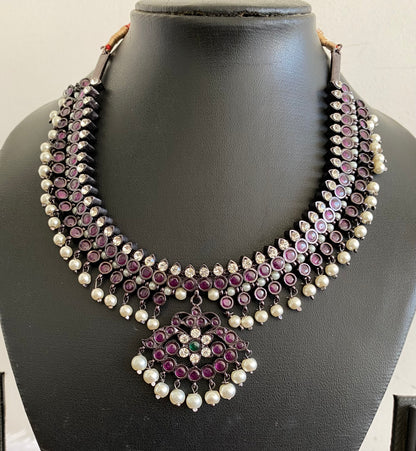 Black finish precious kemp-green-white pearl necklace dj-53246