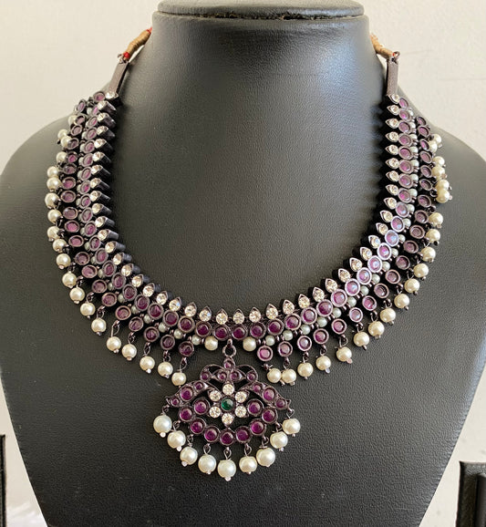 Black finish precious kemp-green-white pearl necklace dj-53246