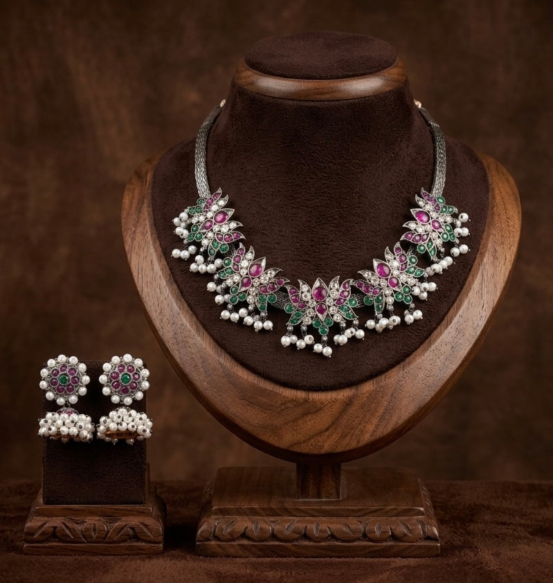 Black finish precious kemp-green-white pearl lotus necklace set dj-53352
