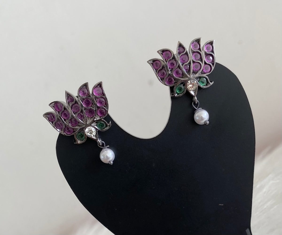Black finish kemp-green-white lotus pearl stud/earrings dj-54687