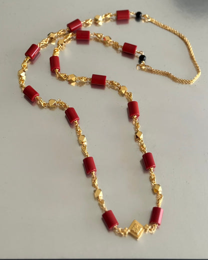 Gold tone 30 inches coral-black beaded chain dj-42635