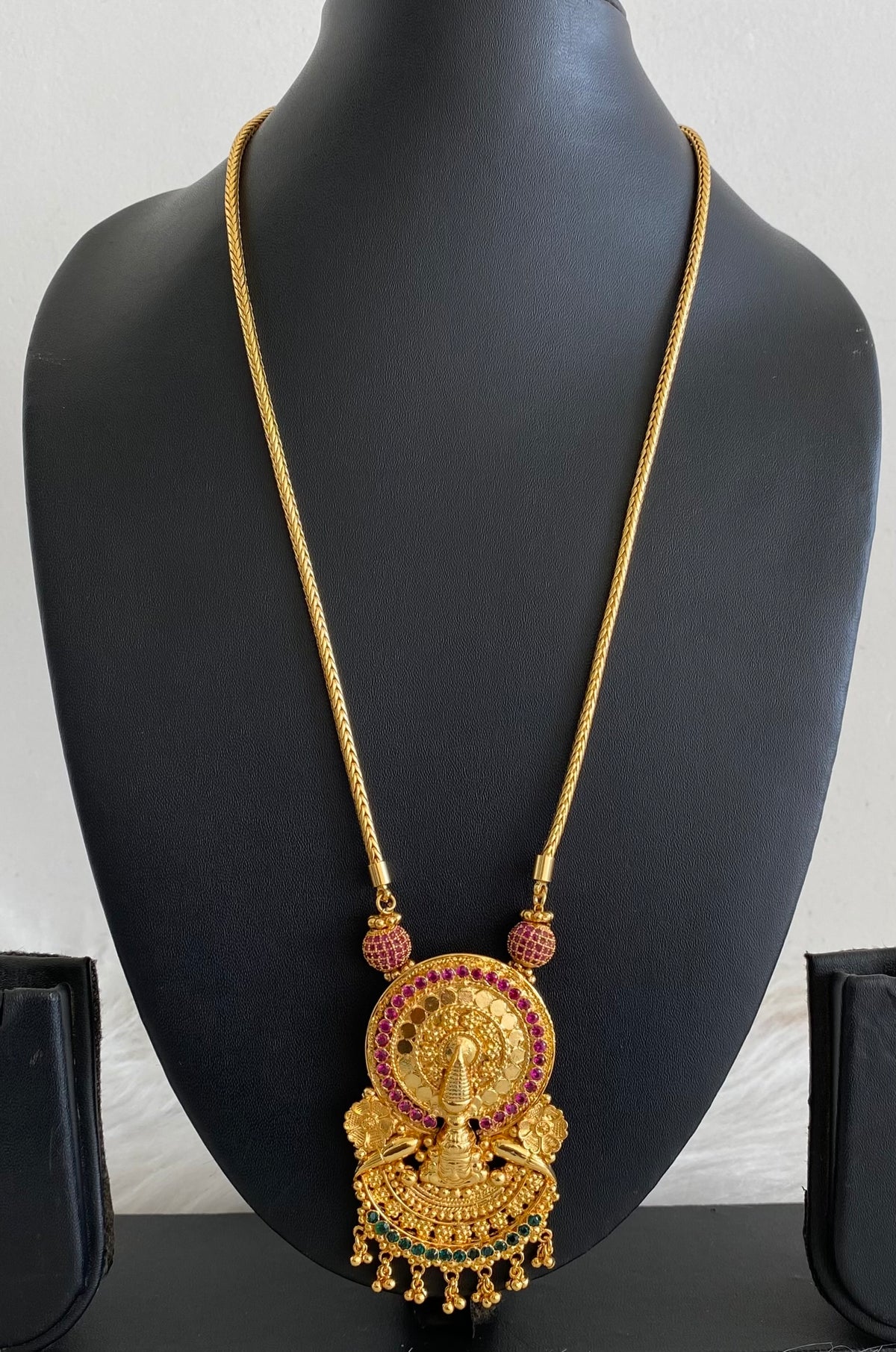Gold tone pink-green kerala kathakali necklace dj-55080