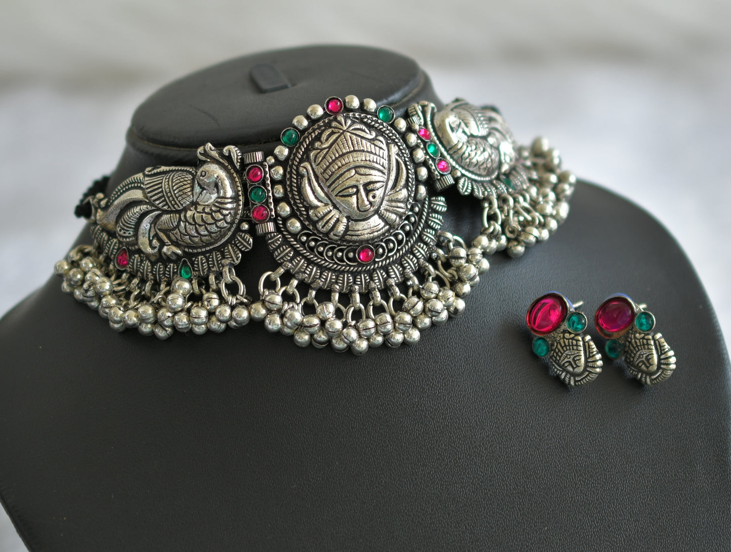 Silver tone pink-green black thread ma durga peacock choker necklace set dj-46966