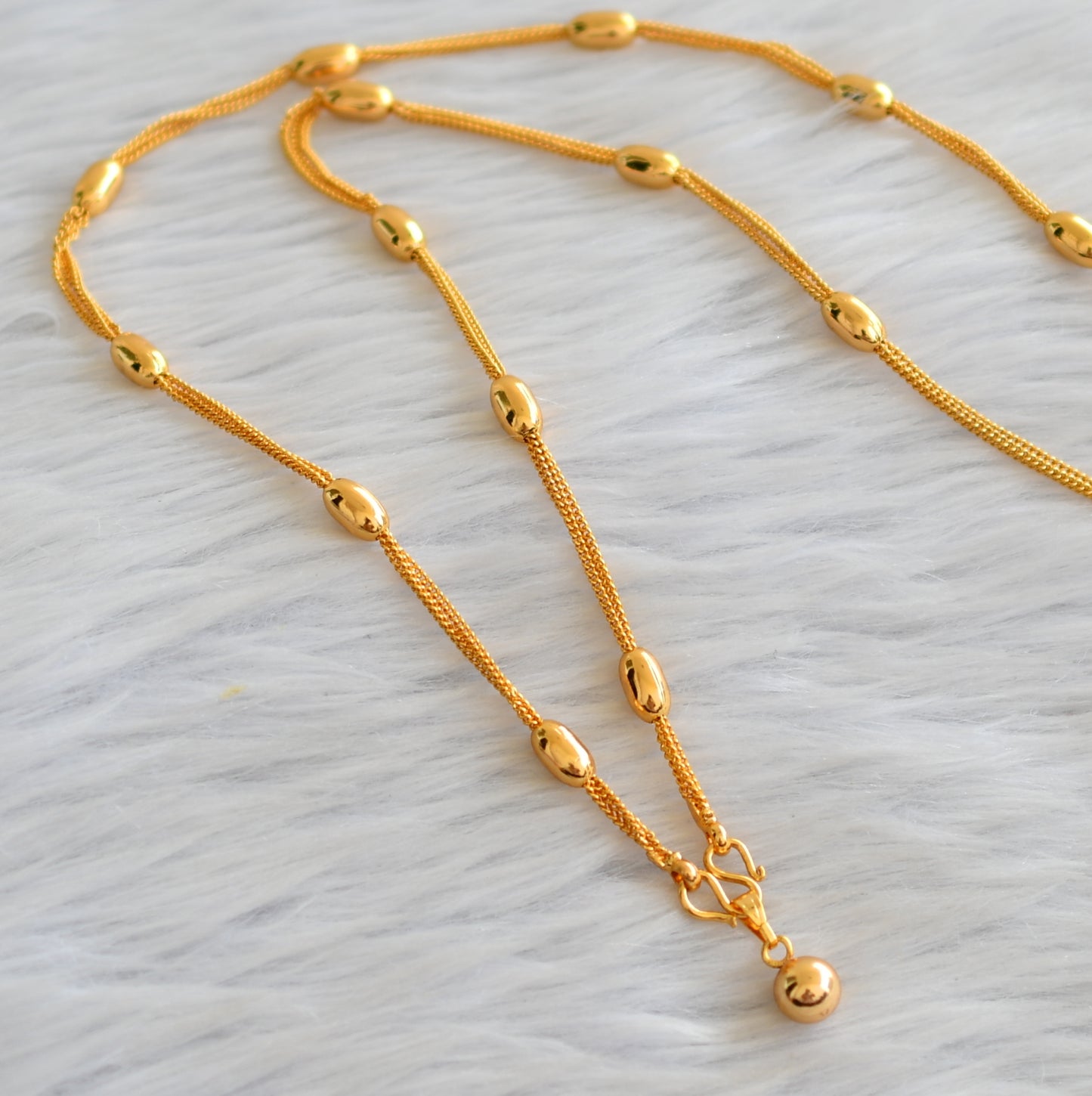 Gold tone ball pendant with chain dj-35588