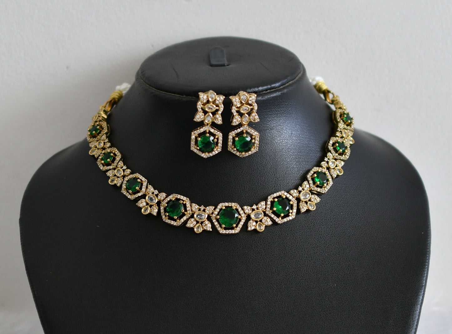 Matte finish cz green round stone necklace set dj-48735