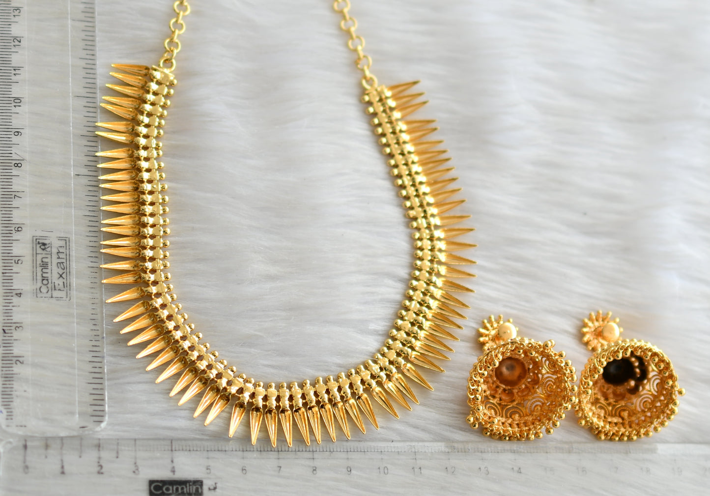 Gold tone pink stone mulla mottu Kerala style necklace set dj-42353