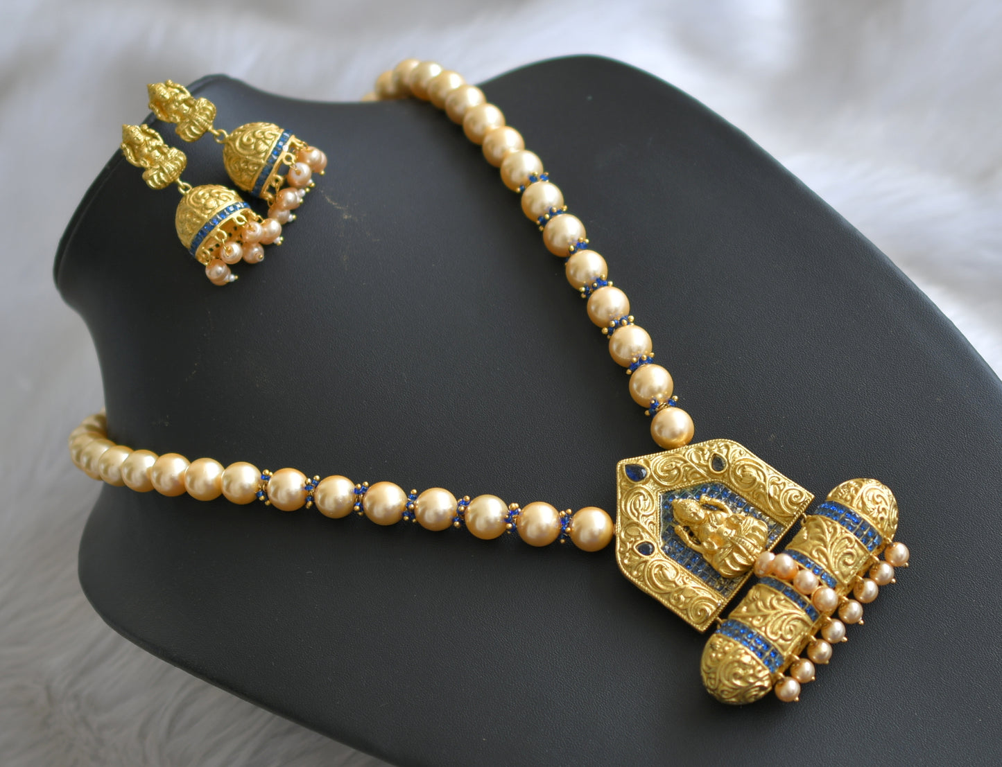 Matte finish blue stone pearl Lakshmi necklace set dj-42345