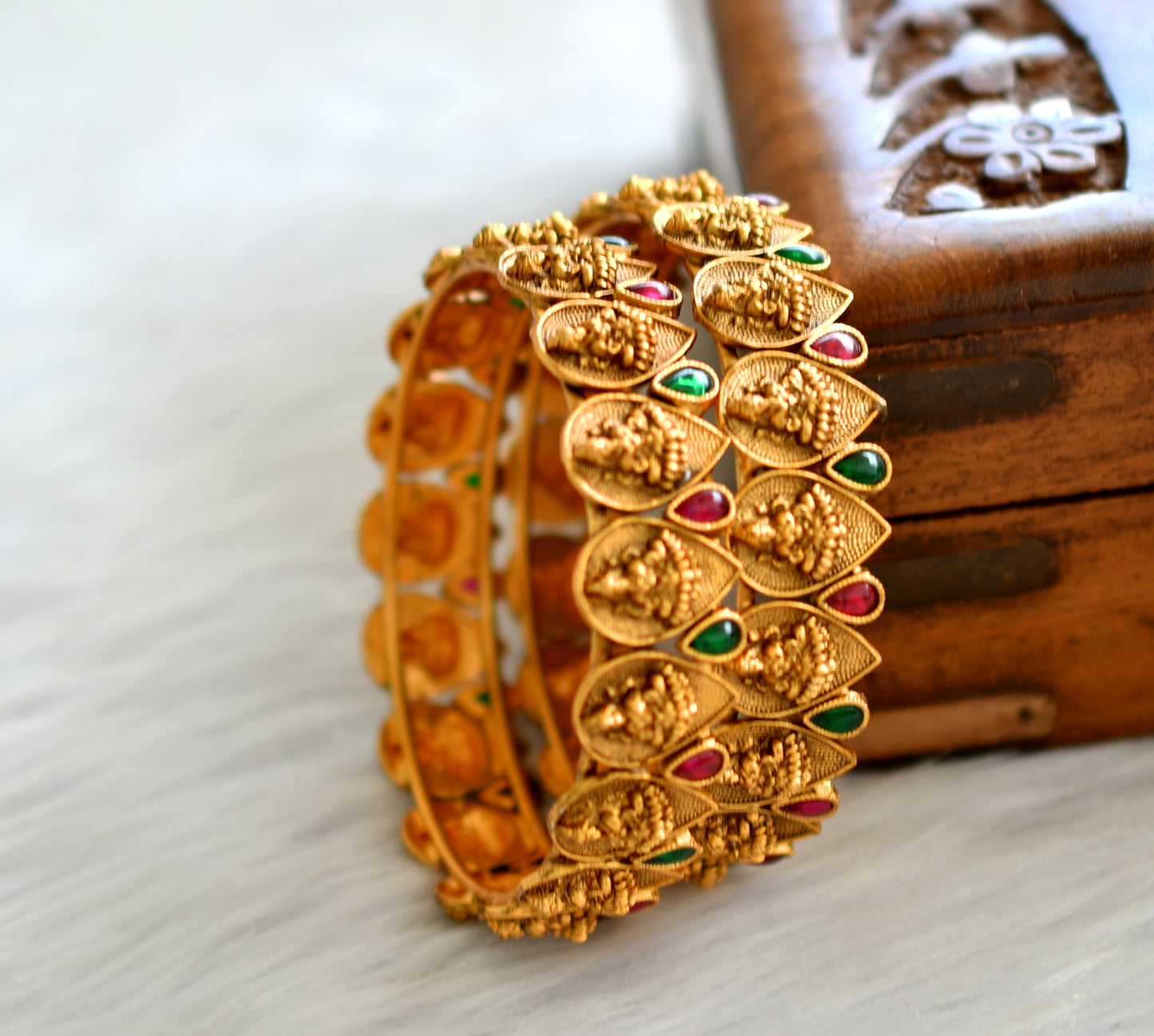 Matte finish kemp-green stone lakshmi bangles(2.8) dj-43685