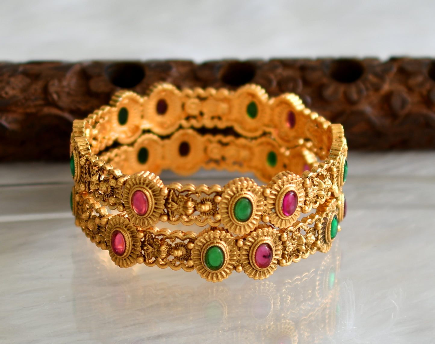 Matte finish kemp-green round stone lakshmi bangles(2.4) dj-43695