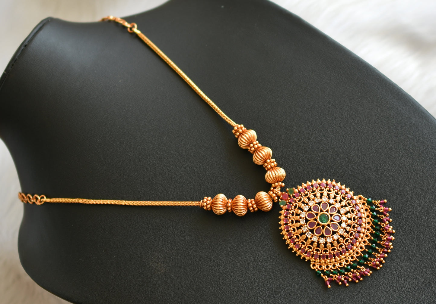 Gheru finish ruby-green-white chain Necklace dj-42407