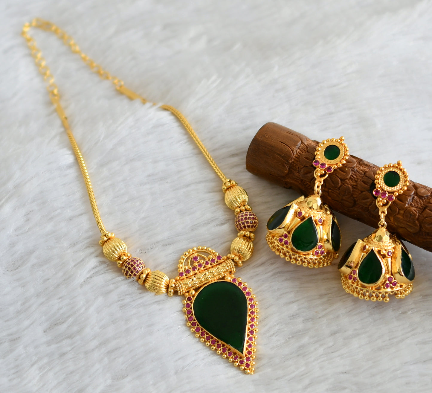 Gold tone kerala style ad pink-green gopi necklace set dj-48828