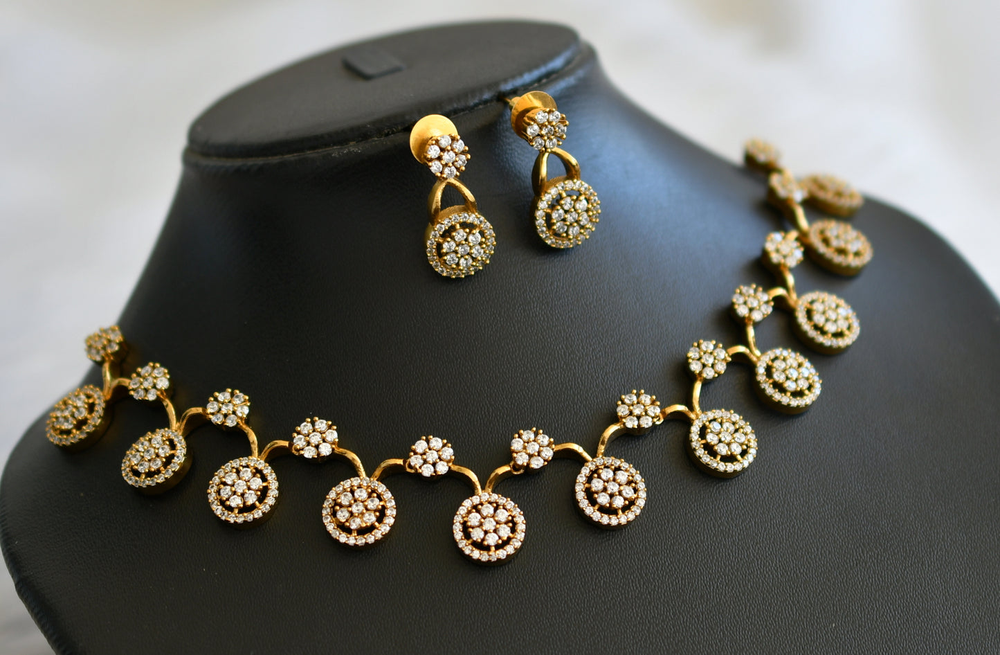 Matte finish cz white flower round necklace set dj-45346