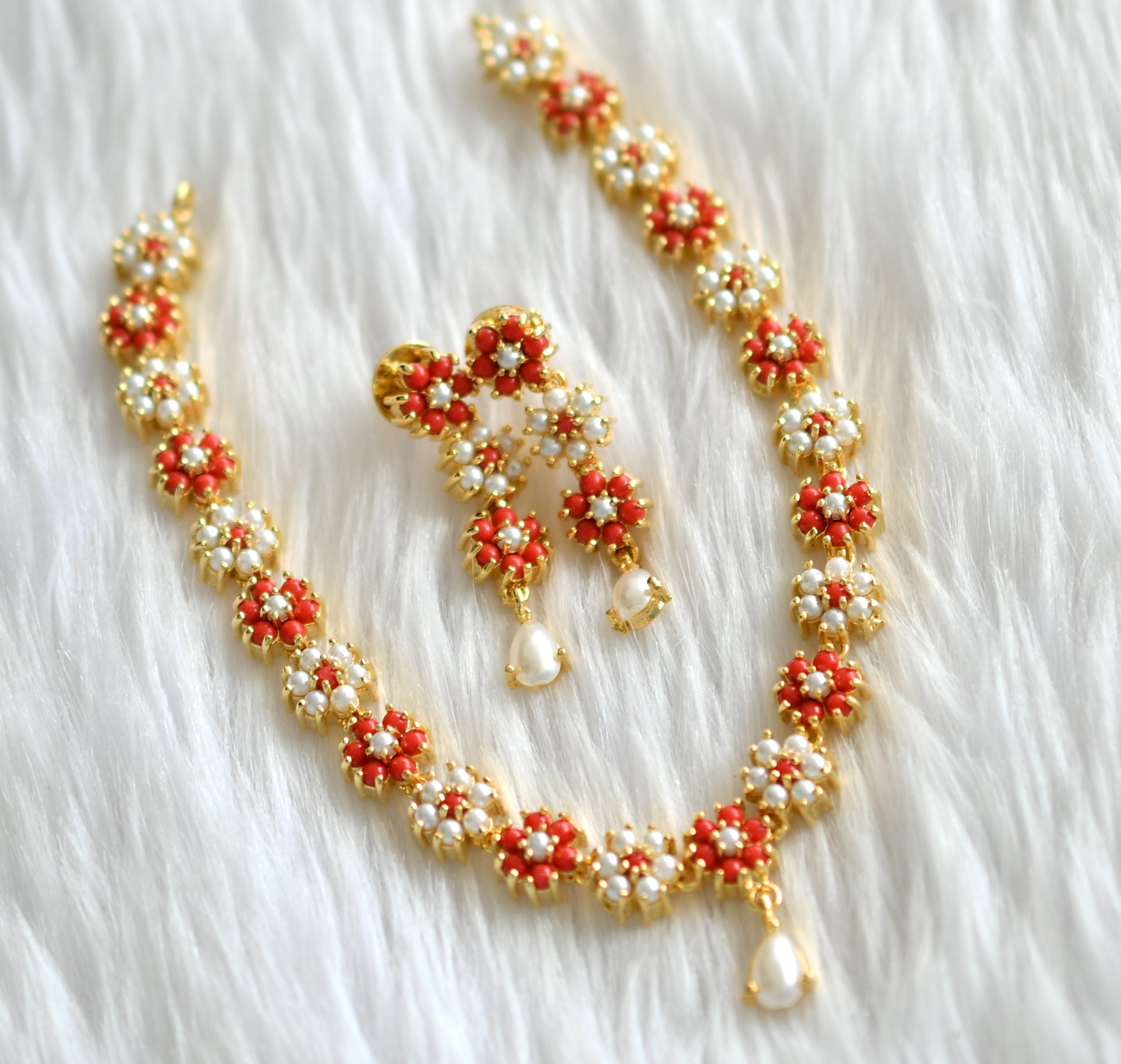 Gold tone pearl-coral stone flower necklace dj-43717 – dreamjwell