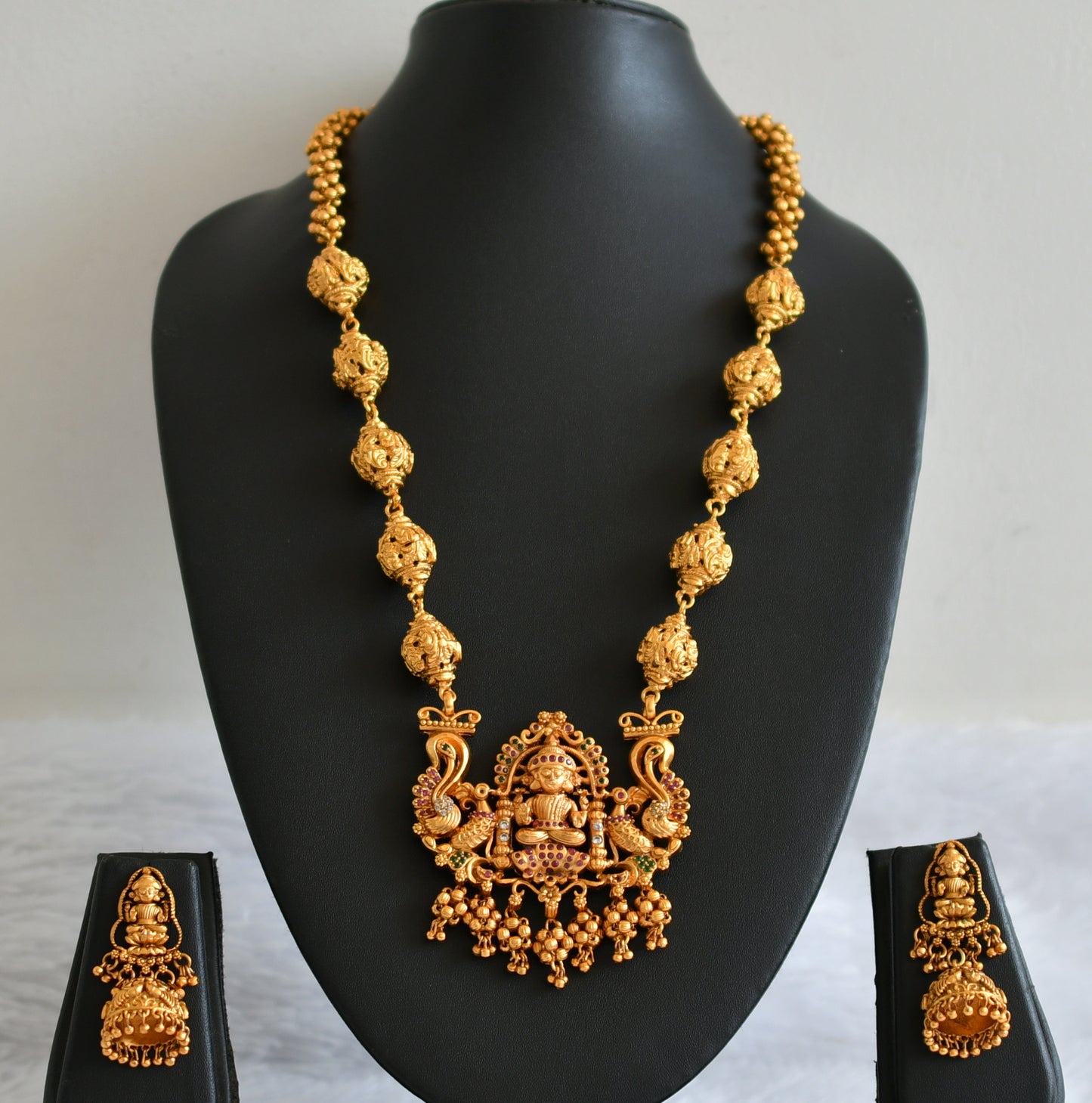 Matte finish ruby-green-white lakshmi peacock short haar set dj-50749