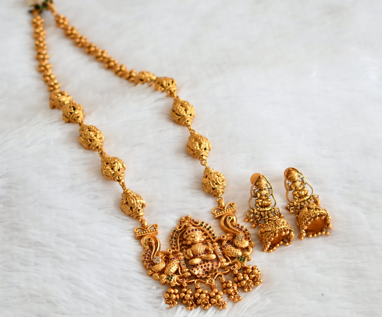 Matte finish ruby-green-white lakshmi peacock short haar set dj-50749