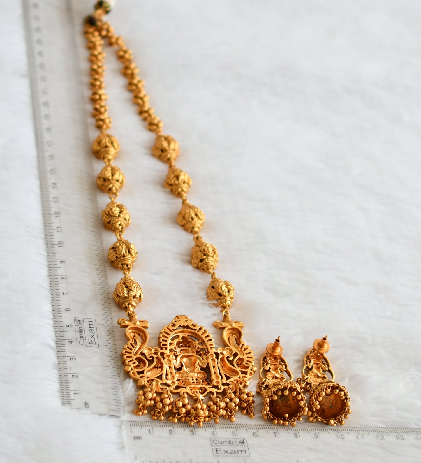 Matte finish ruby-green-white lakshmi peacock short haar set dj-50749