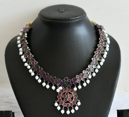 Black finish precious kemp-green pearl flower necklace dj-50760